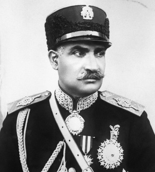 המהפכה בפרס: עליית רזא חאן פהלווי לכס המלוכה עלולה להחזיר לפרס את זוהרה הקודם.