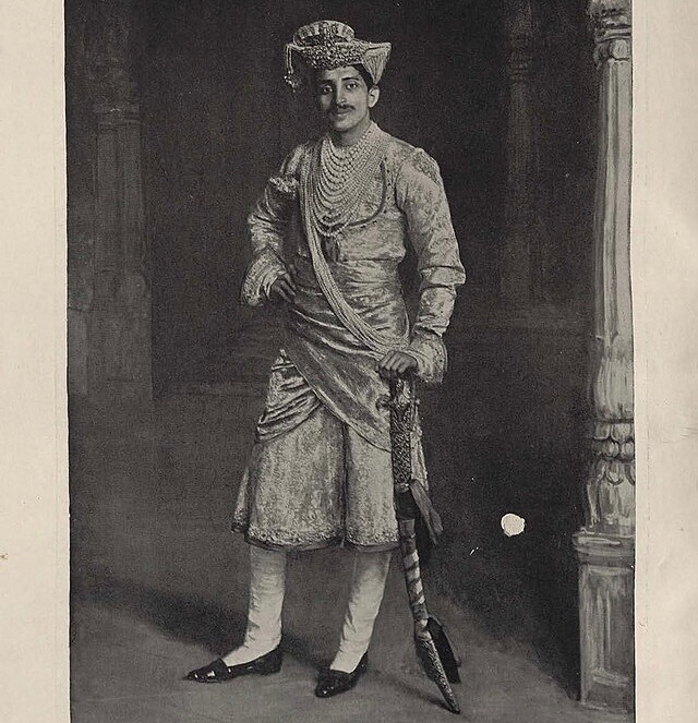 זעזוע פוליטי בהודו: השליט הולקאר השלישי מתפטר!